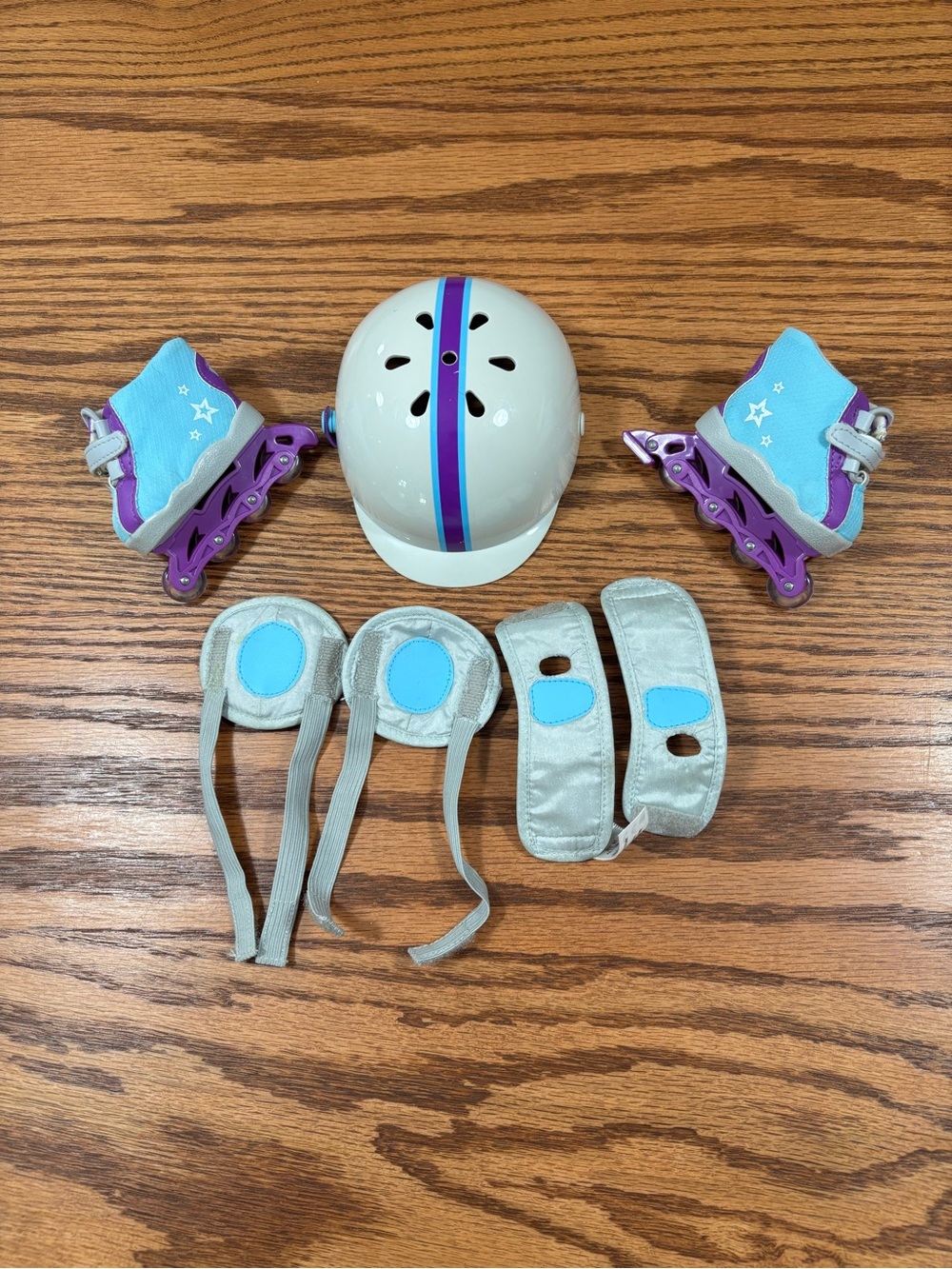 American Girl Skates and Gear Accessory Set F3442 Dolls 2013